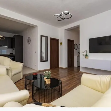 Apartman Filip * Jesenice (Split-Dalmatia)